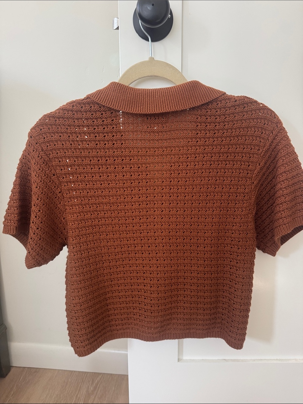 Rhythm. Short-Sleeve Crochet Cardigan in Rust - Picture 3 of 4
